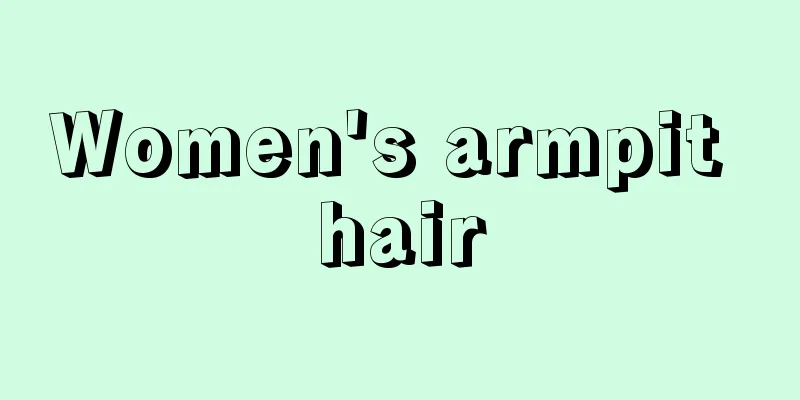 Women's armpit hair